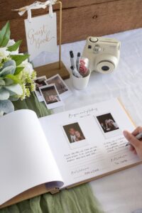 Quick Guestbook Tips for Your Wedding