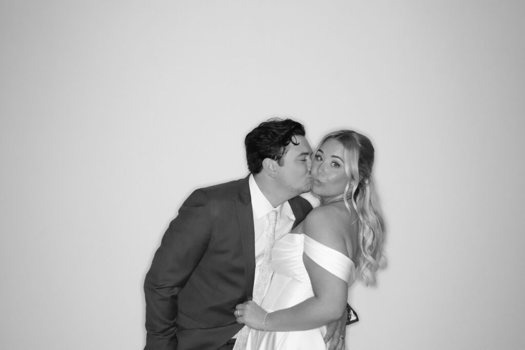 We offer creative memorable photo & video booth experiences